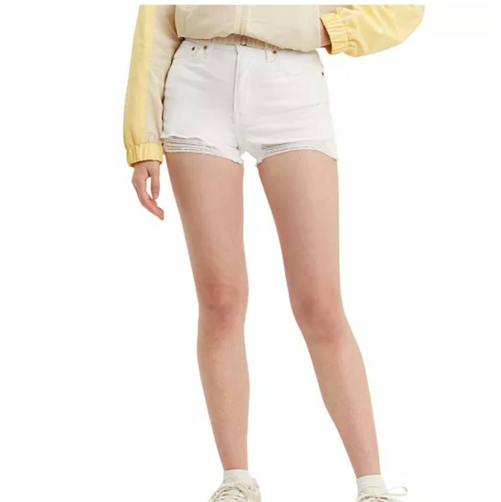 -NWT- Levi's Distressed High Rise Shorts 33